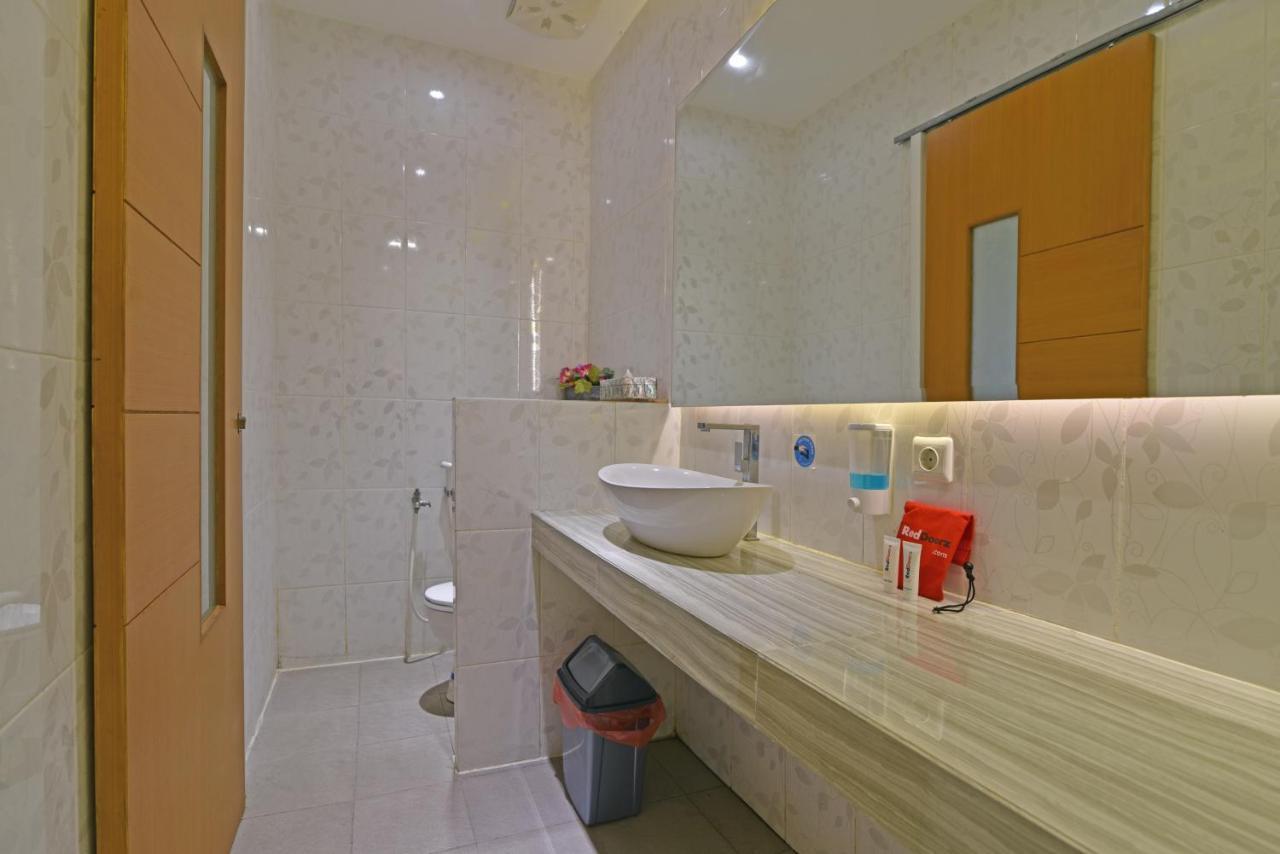 Reddoorz Plus @ Mahendradatta Denpasar Exterior photo